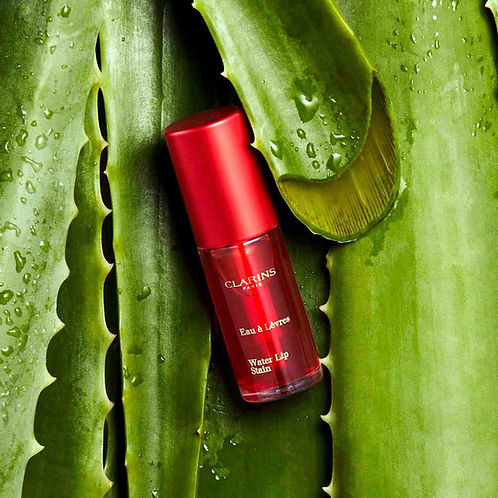 Clarins Lip Comfort Oil 02 detail 6