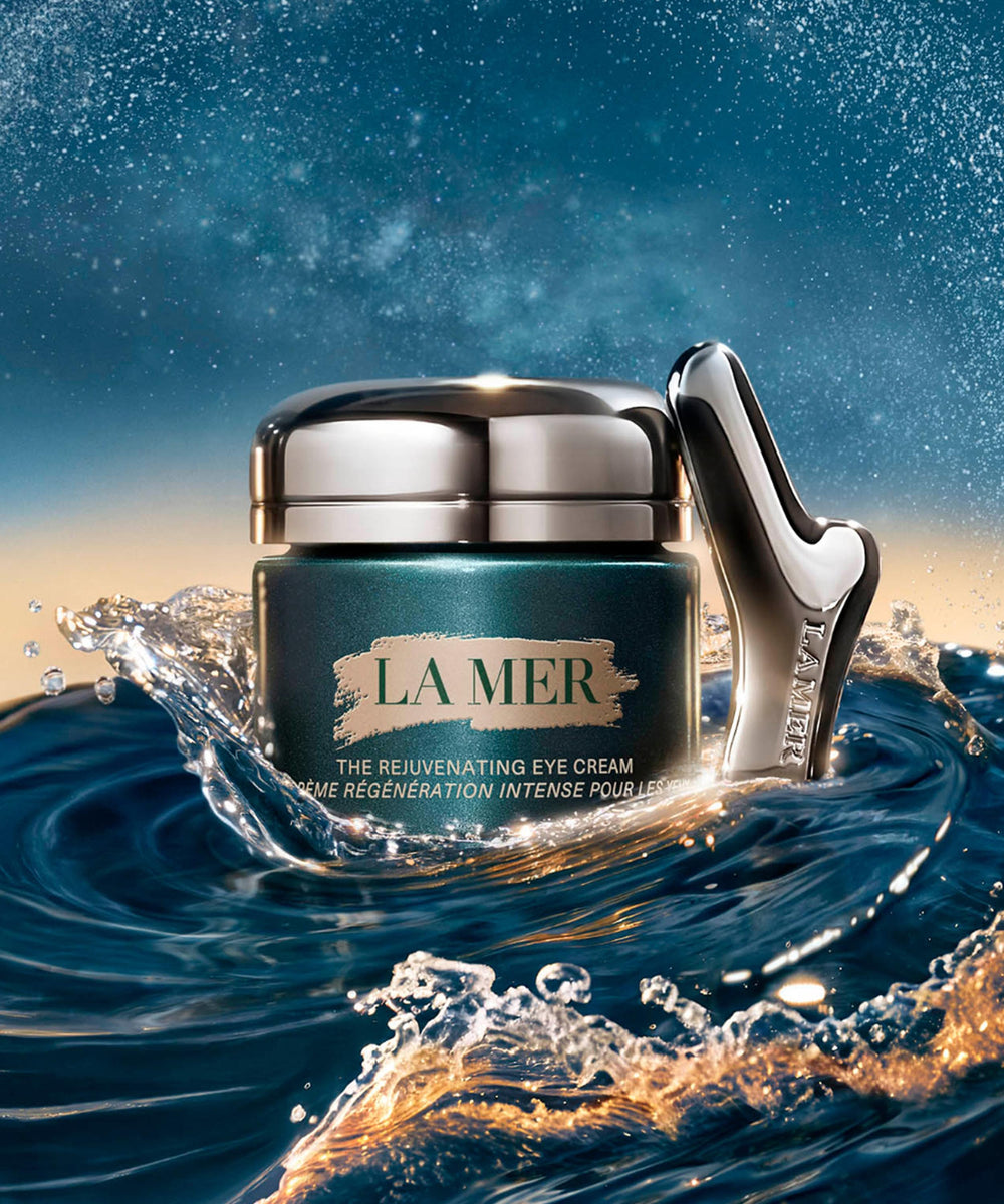 La Mer Rejuvenating Eye Cream texture, view 4