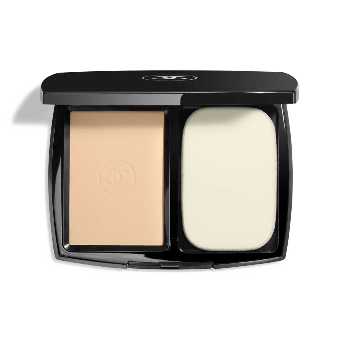 Chanel Ultra Le Teint Compact Foundation B20